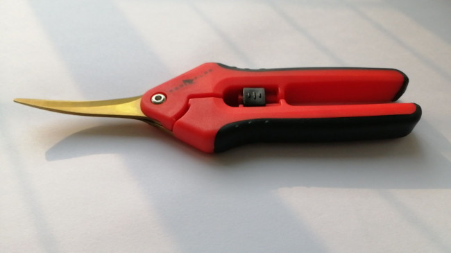 plant-pruners-redflag